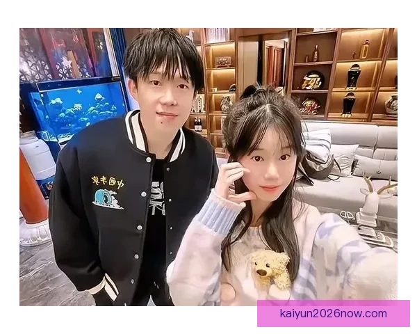 刘国正妻子看王楚钦比赛泪洒现场 累到双手撑地感动不已